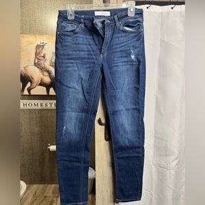 KanCan Size 9/28 Skinny Jeans